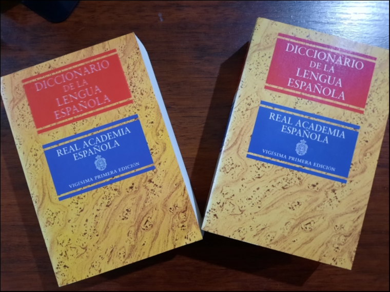 Diccionario de la Lengua Española. Real Academia Española. Edición 21. 1992.